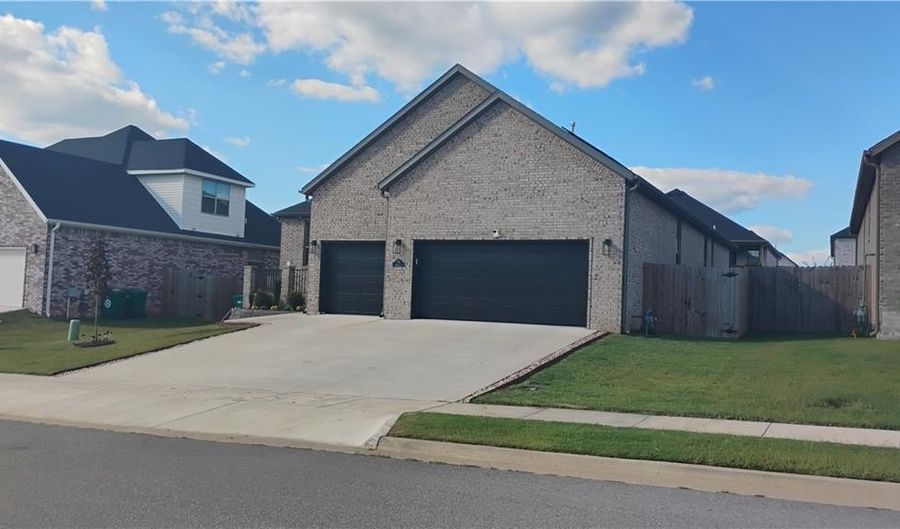 710 Harbison St, Bentonville, AR 72713 - 4 Beds, 3 Bath