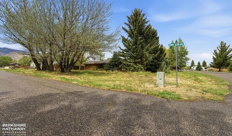 121 Buena Vista Ave, Cody, WY 82414 - 3 Beds, 1 Bath