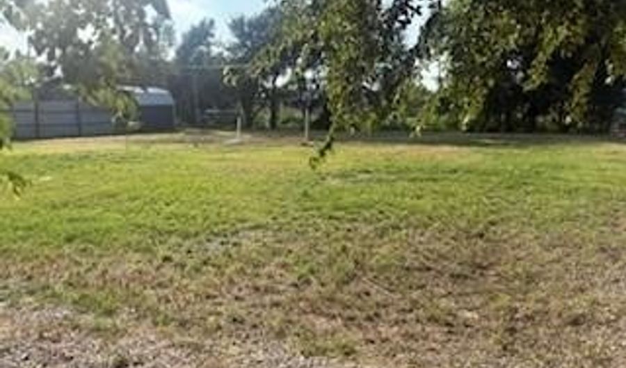 207 NE Front St, Millsap, TX 76066 - 0 Beds, 0 Bath