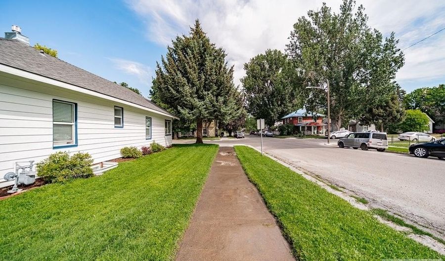 196 S Water Ave, Idaho Falls, ID 83402 - 3 Beds, 2 Bath