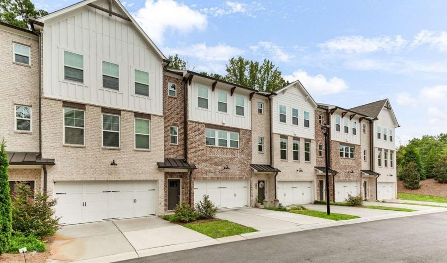 3927 Acer, Peachtree Corners, GA 30092 - 4 Beds, 4 Bath