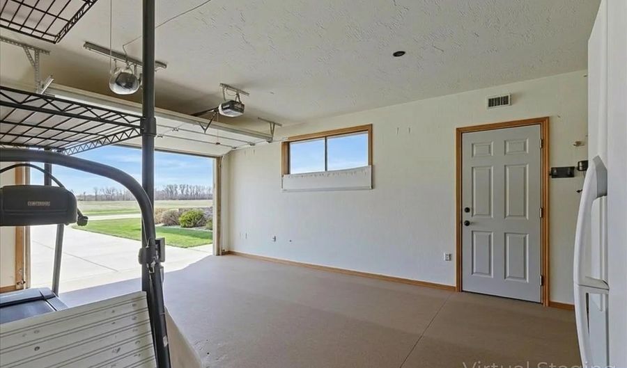 990 Hazel St, Aumsville, OR 97325 - 3 Beds, 2 Bath