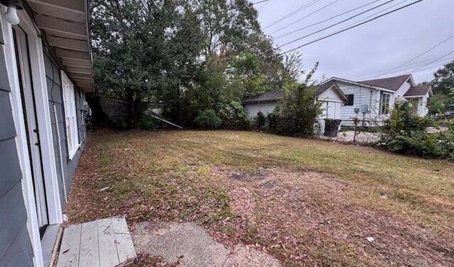 3906 S Barrow Dr, Baton Rouge, LA 70802 - 3 Beds, 2 Bath