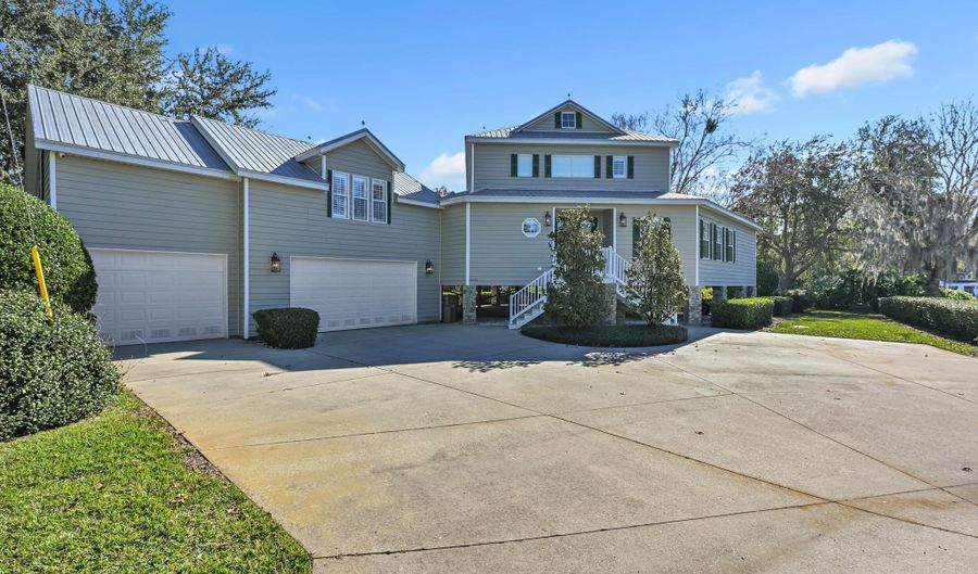 56633 OTTER Rd, Astor, FL 32102 - 4 Beds, 4 Bath