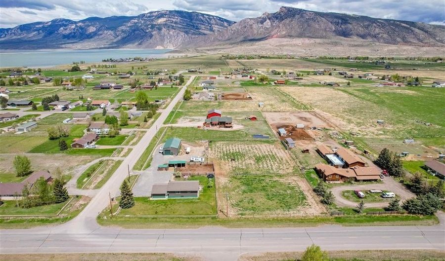 8 Mountain Dr, Cody, WY 82414 - 3 Beds, 2 Bath