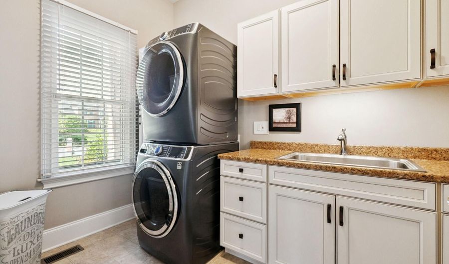 43116 UNISON KNOLL Cir, Ashburn, VA 20148 - 5 Beds, 6 Bath