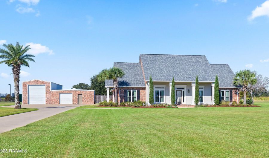 8326 Sidney Gautreaux Rd, Abbeville, LA 70510 - 4 Beds, 3 Bath