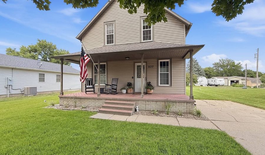 937 S 8th St, Albion, NE 68620 - 3 Beds, 2 Bath