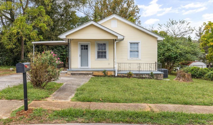 181 E Edison St, Alcoa, TN 37701 - 2 Beds, 1 Bath