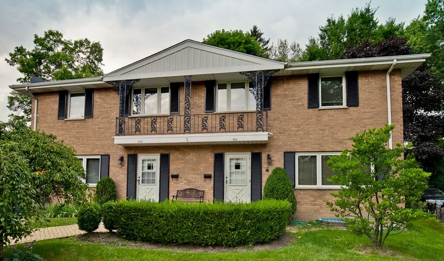 548 Ivy Ct, Lake Forest, IL 60045 - 3 Beds, 3 Bath