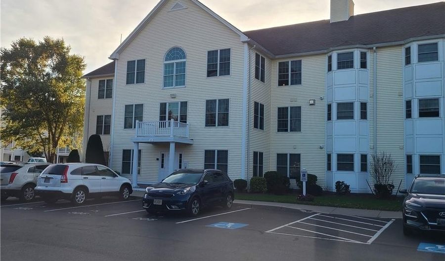 15 Saw Mill Dr 303, North Kingstown, RI 02852 - 1 Beds, 1 Bath