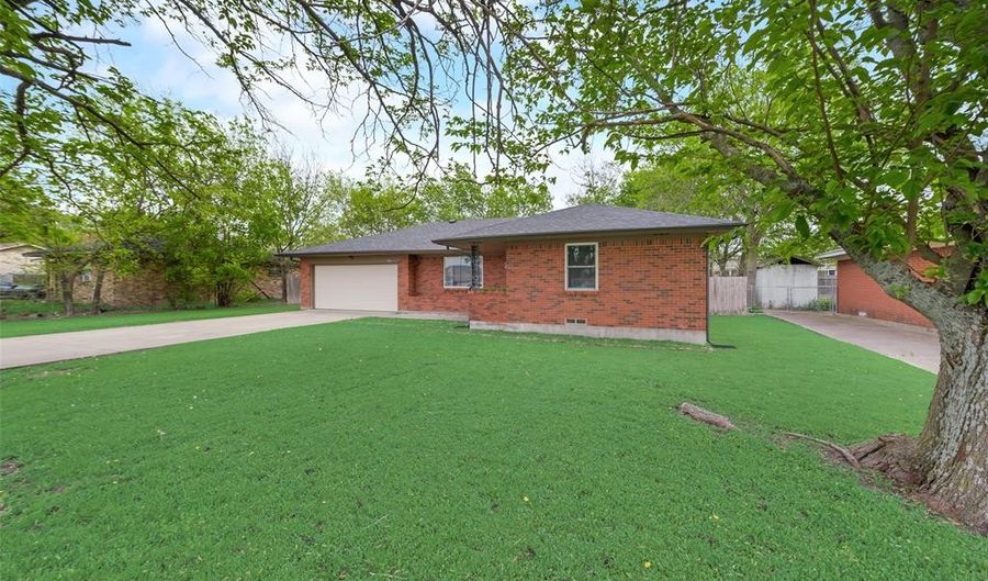 1306 N Powell Pkwy, Anna, TX 75409 - 3 Beds, 2 Bath