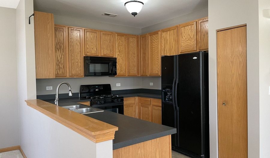 1531 Millbrook Rd, Algonquin, IL 60102 - 2 Beds, 2 Bath