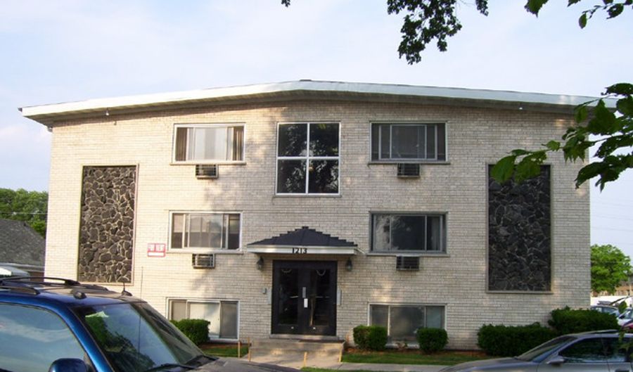 1213 N 34th Ave 2, Melrose Park, IL 60160 - 1 Beds, 1 Bath