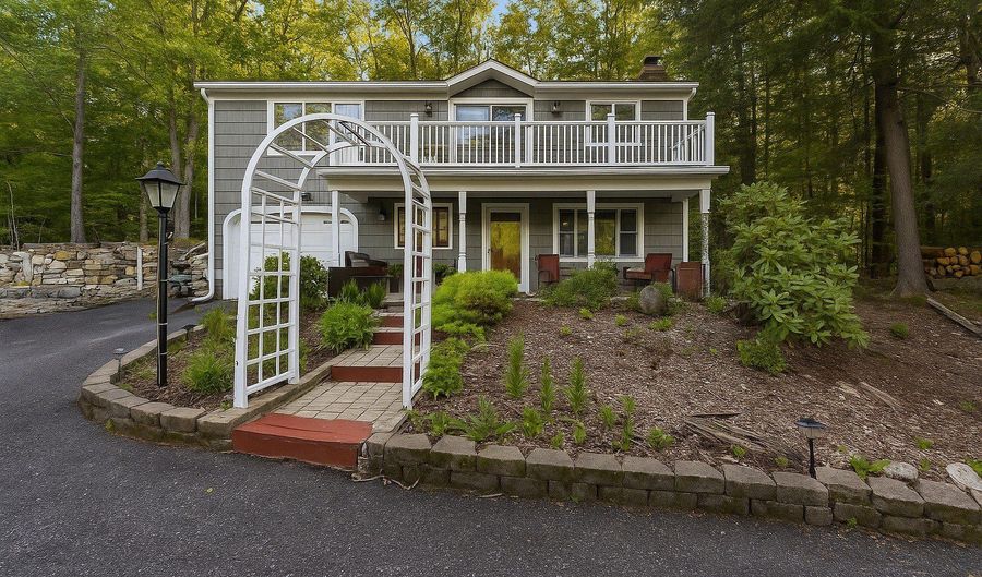 30 Marldon Rd, Danbury, CT 06804 - 3 Beds, 2 Bath