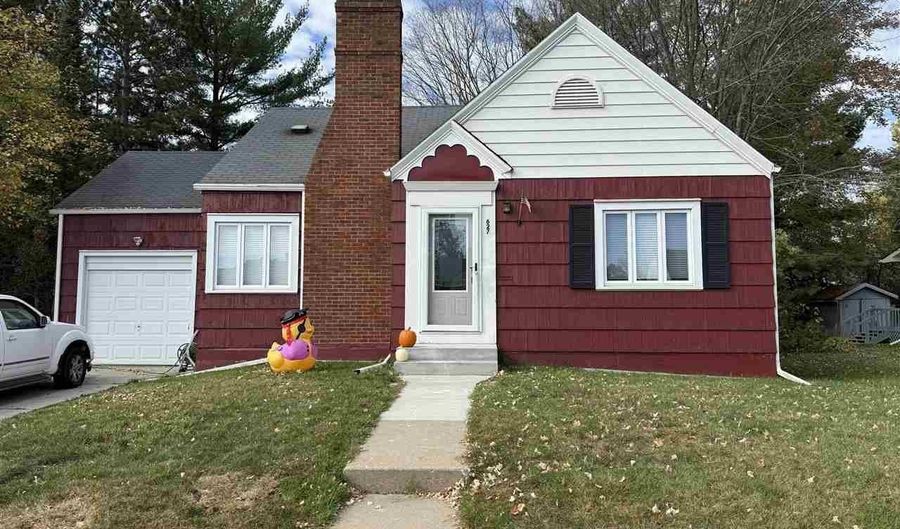 627 1st St, Nashwauk, MN 55769 - 3 Beds, 2 Bath
