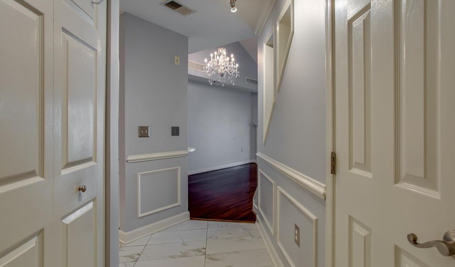 2310 14TH St N 402, Arlington, VA 22201 - 2 Beds, 2 Bath