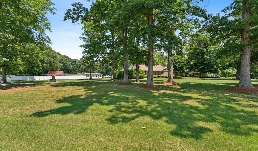 1211 PINE Ln, Accokeek, MD 20607 - 4 Beds, 5 Bath