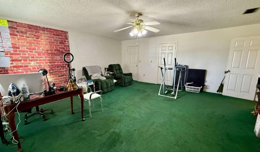 916 Randall Whiddon Dr, Ashburn, GA 31714 - 3 Beds, 2 Bath