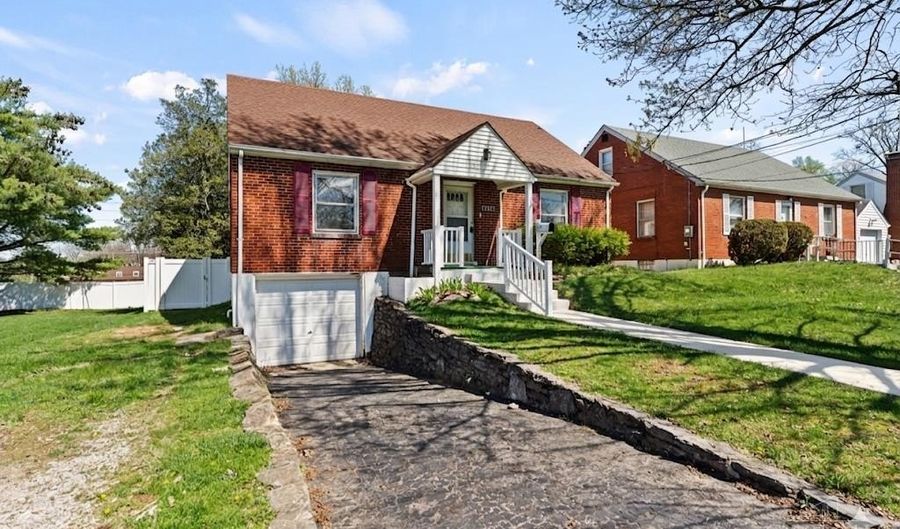 7158 Dunn Rd, Anderson Twp., OH 45230 - 3 Beds, 2 Bath