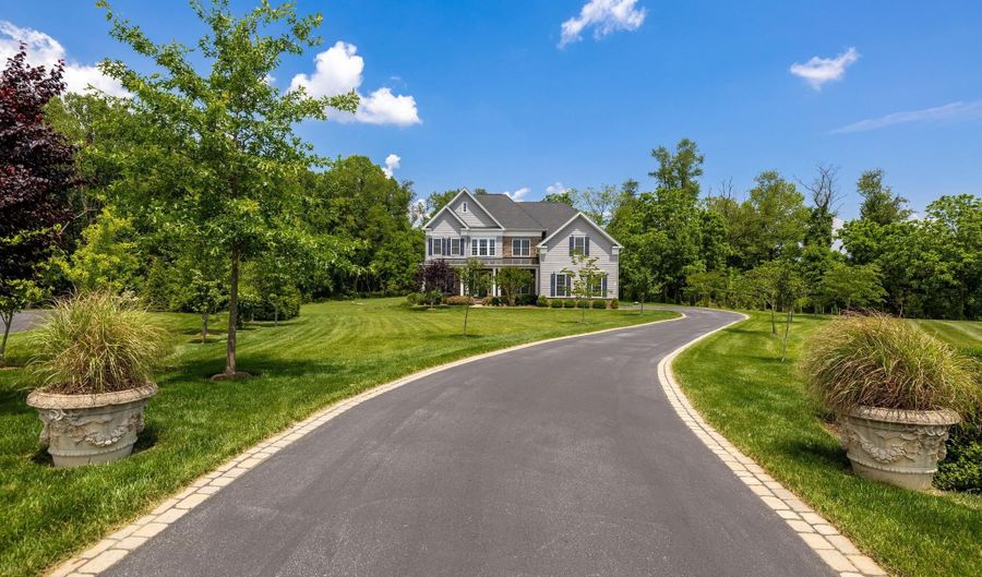 14309 OAK MEADOW Rd, Baldwin, MD 21013 - 4 Beds, 5 Bath