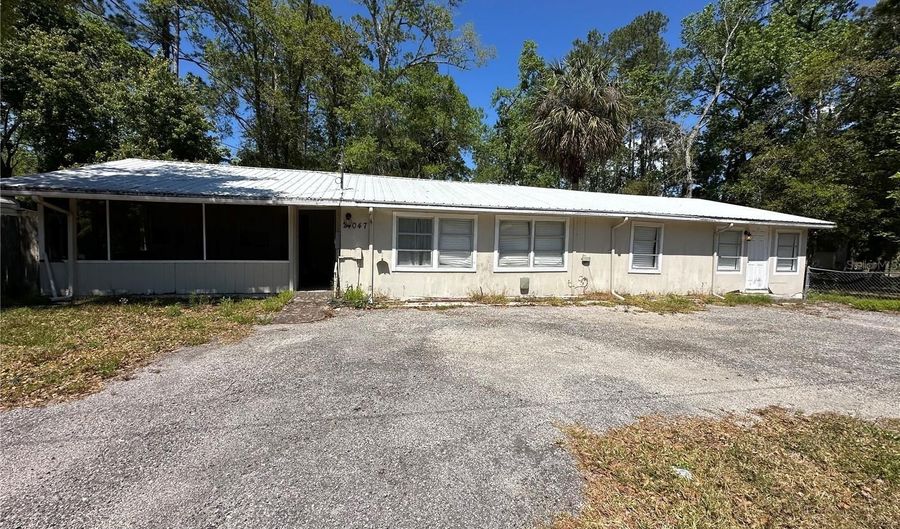24047 ERMINE Rd, Astor, FL 32102 - 4 Beds, 1 Bath