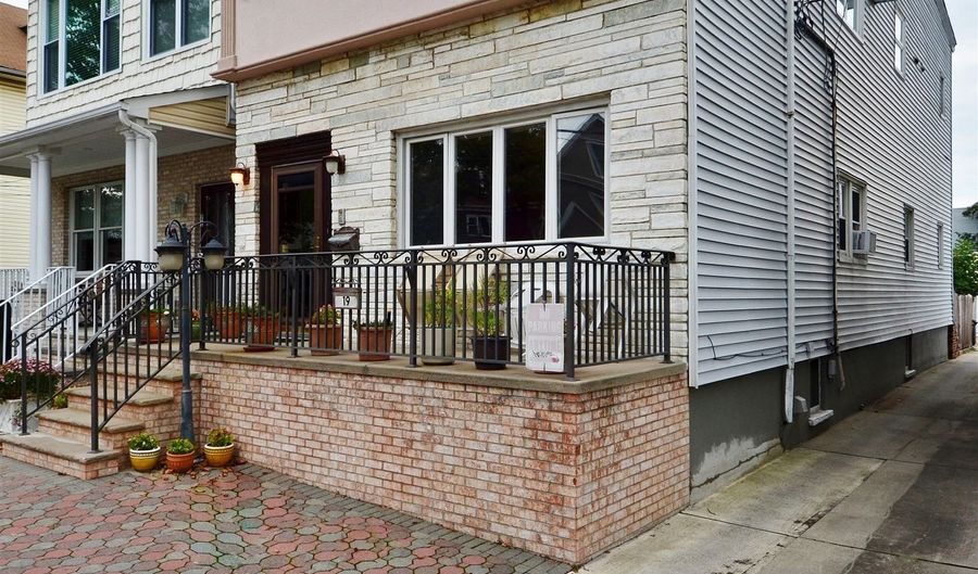 19 W 32ND St 1, Bayonne, NJ 07002 - 2 Beds, 1 Bath