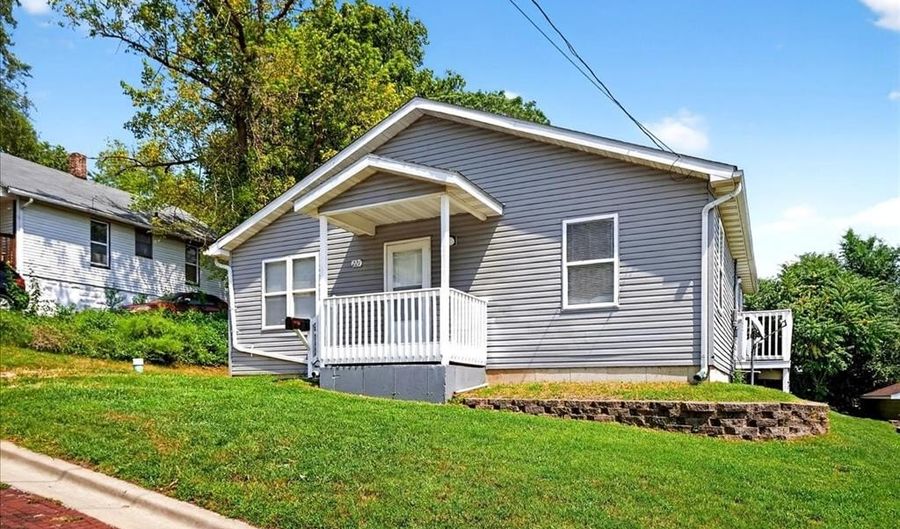 221 Allen St, Alton, IL 62002 - 3 Beds, 2 Bath