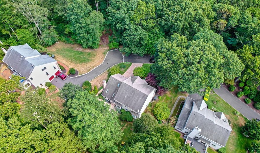 13 Victorian Woods Dr, Atlantic Highlands, NJ 07716 - 4 Beds, null Bath