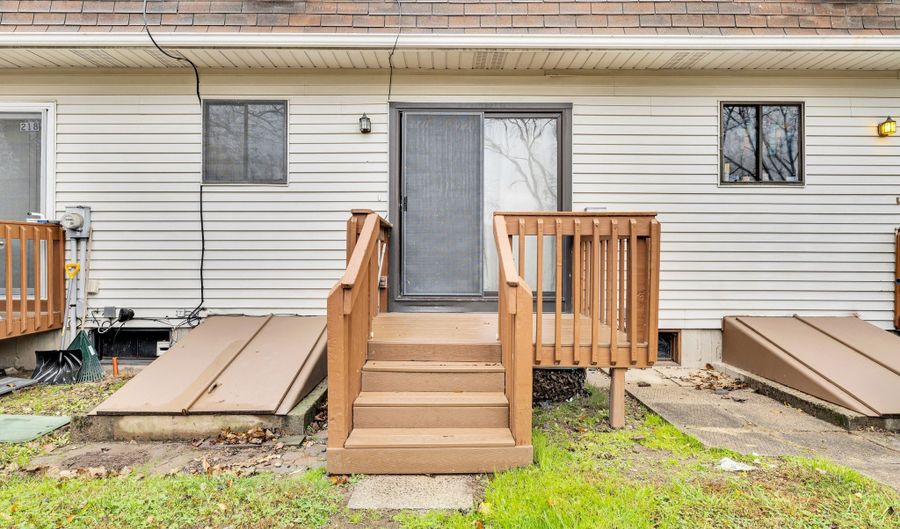 220 Blakeslee St 220, Bristol, CT 06010 - 2 Beds, 2 Bath