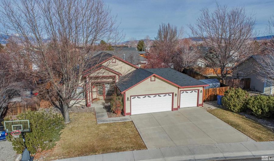 1370 Falstaff Ln, Gardnerville, NV 89410 - 3 Beds, 2 Bath