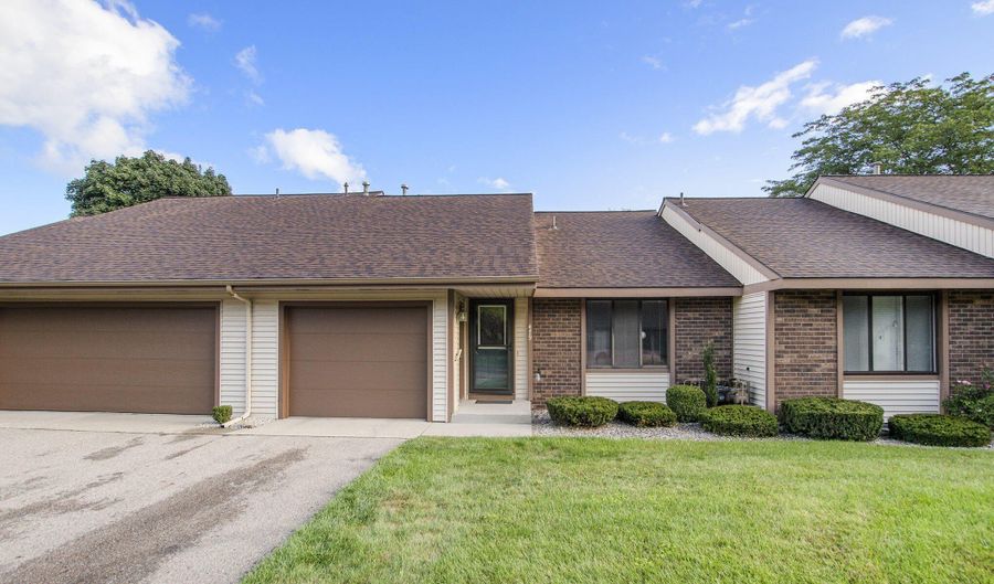 479 CHERRY Ln, Holland, MI 49424 - 2 Beds, 2 Bath