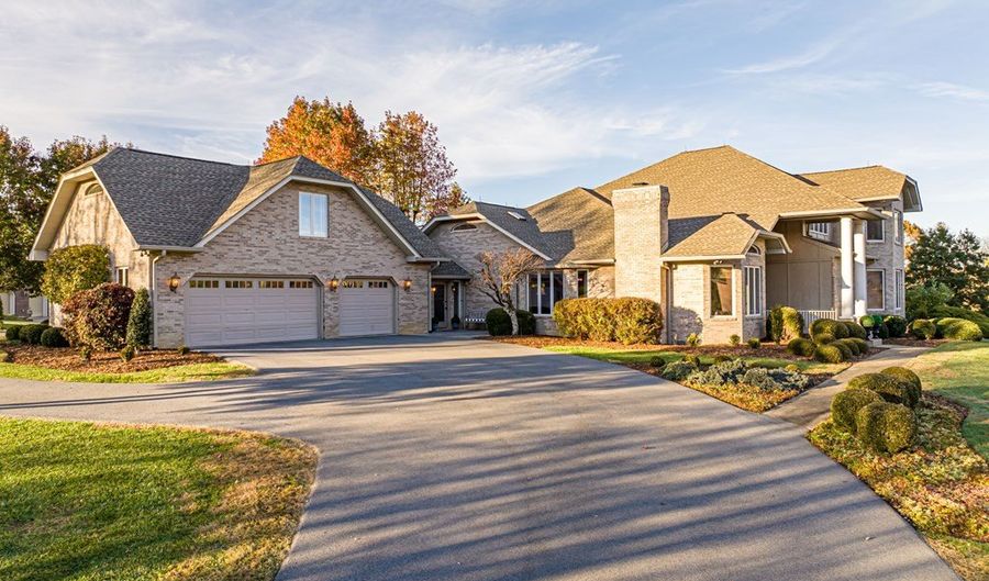 469 Winterham Dr, Abingdon, VA 24211 - 5 Beds, 4 Bath