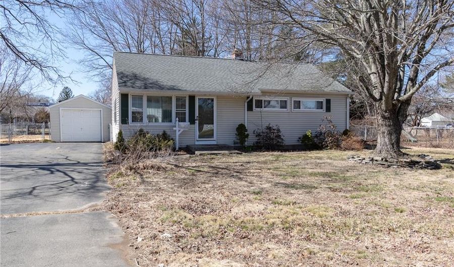 37 Mitchell Ct, East Hartford, CT 06118 - 3 Beds, 1 Bath