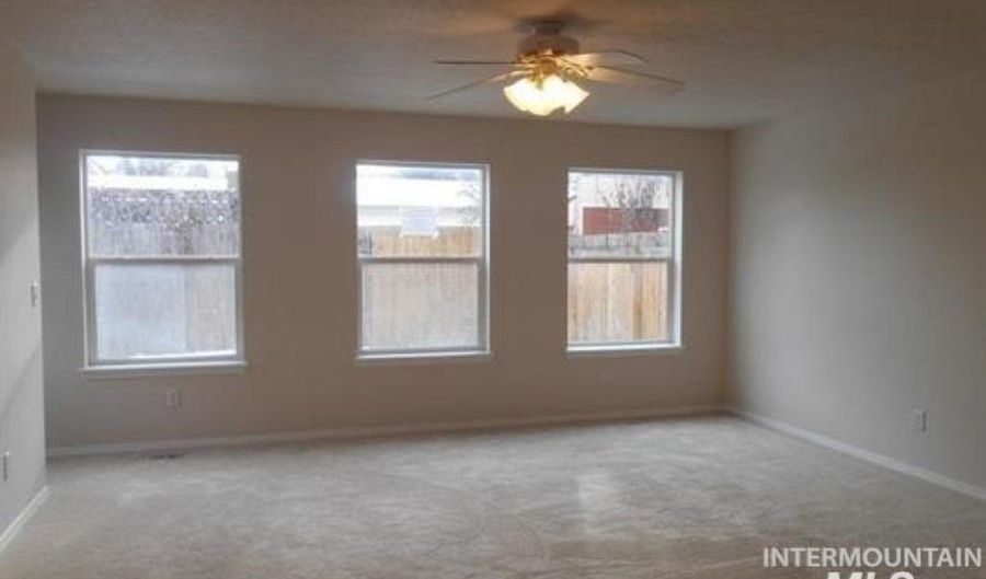 2221 2223 S Pacific St, Boise, ID 83705 - 6 Beds, 6 Bath