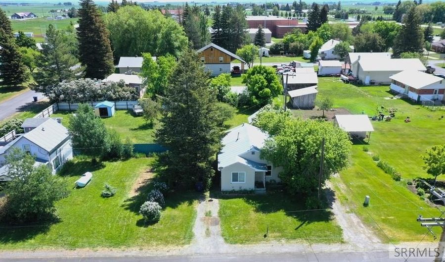 161 N 9th St, Ashton, ID 83420 - 2 Beds, 1 Bath