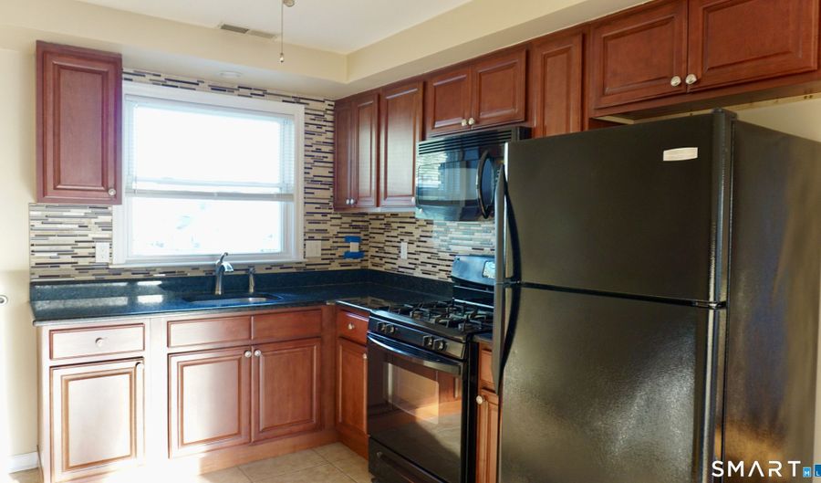 28-30 Sampson St 4, Bridgeport, CT 06606 - 2 Beds, 1 Bath