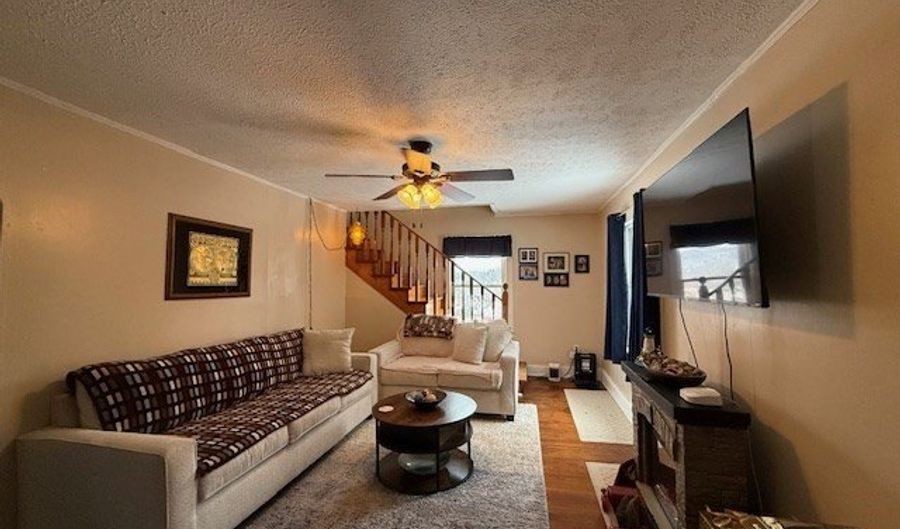 100 102 Alley Ct, Beaver, WV 25813 - 2 Beds, 1 Bath