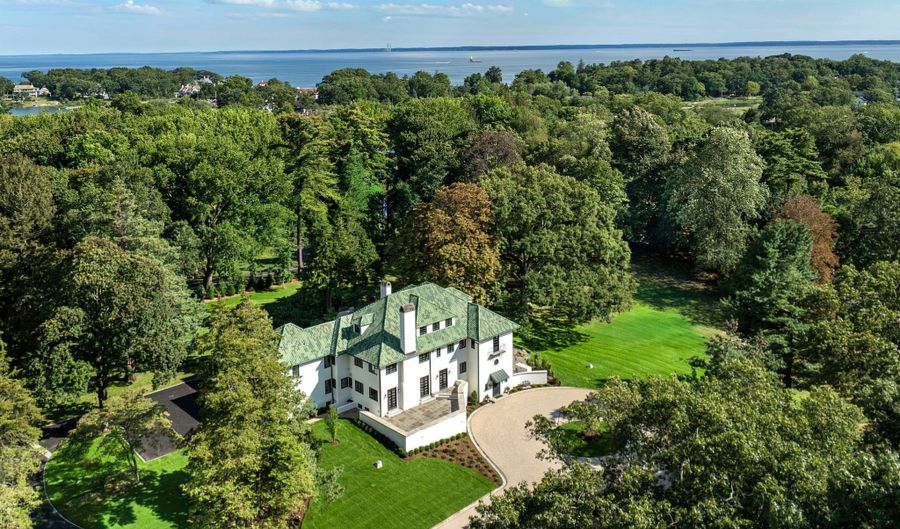 18 Tokeneke Trl, Darien, CT 06820 - 7 Beds, 10 Bath