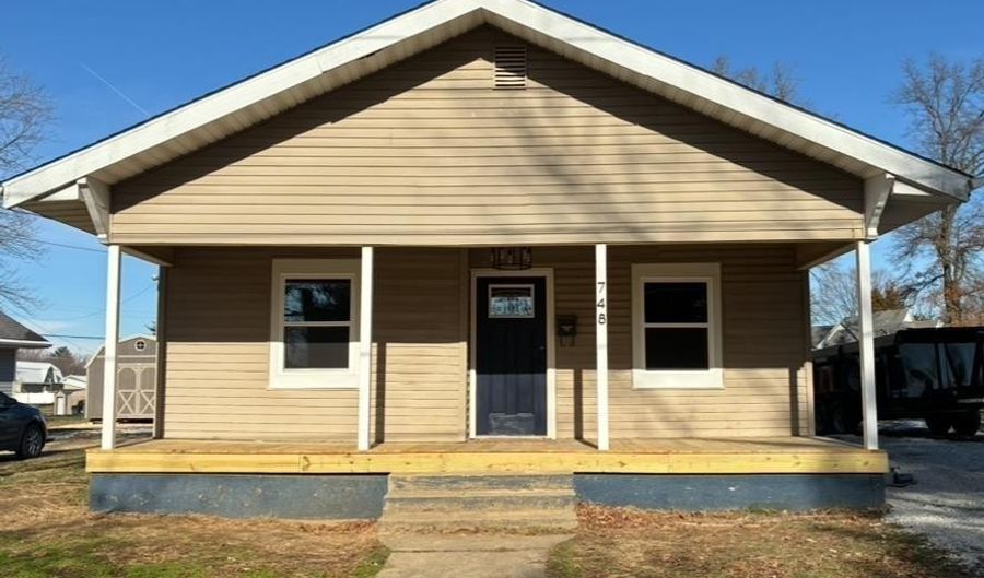 748 W Oak St, Bicknell, IN 47512 - 2 Beds, 1 Bath