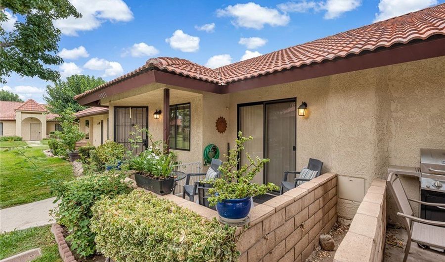 19233 Elm, Apple Valley, CA 92308 - 1 Beds, 1 Bath