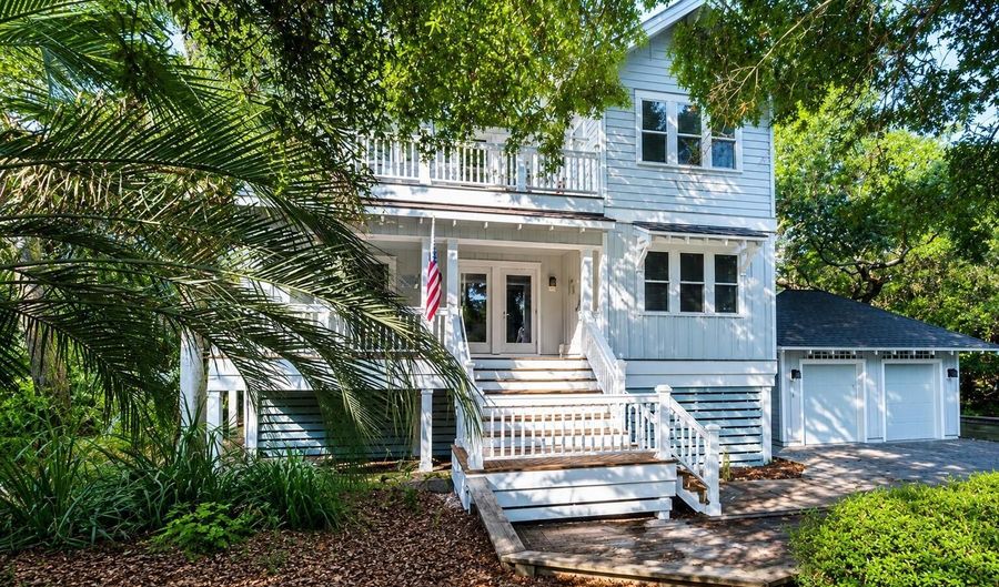 114 N Bald Head Wynd, Bald Head Island, NC 28461 - 4 Beds, 5 Bath