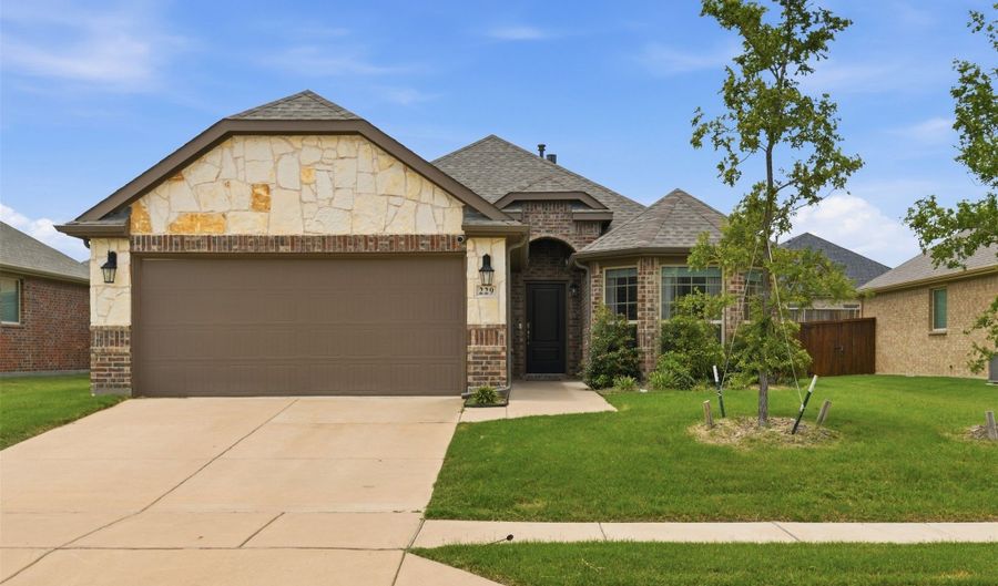 229 Penn St, Anna, TX 75409 - 4 Beds, 2 Bath