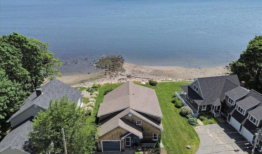 48 Ocean St, Belfast, ME 04915 - 4 Beds, 3 Bath