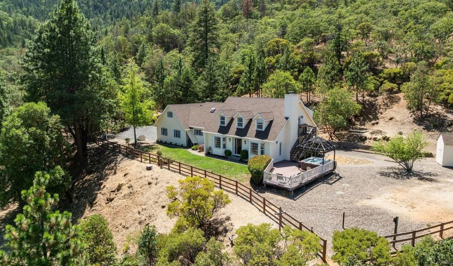 197 Timberlake Dr, Ashland, OR 97520 - 4 Beds, 4 Bath