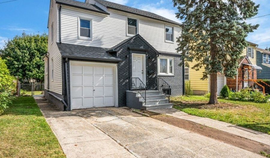 16 Pleasant Ave, Belleville, NJ 07109 - 4 Beds, 2 Bath