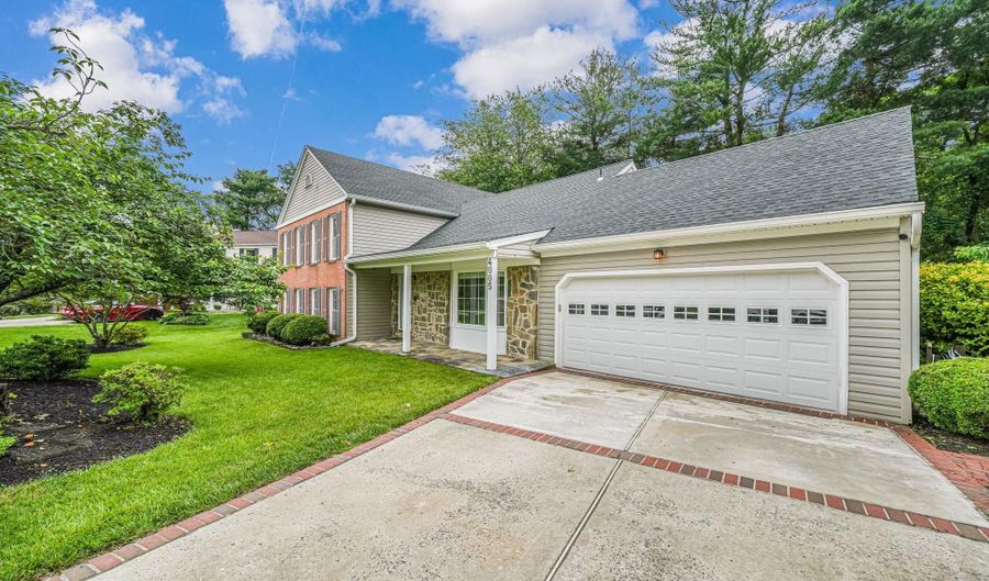 4005 KLOMAN St, Annandale, VA 22003 - 5 Beds, 3 Bath