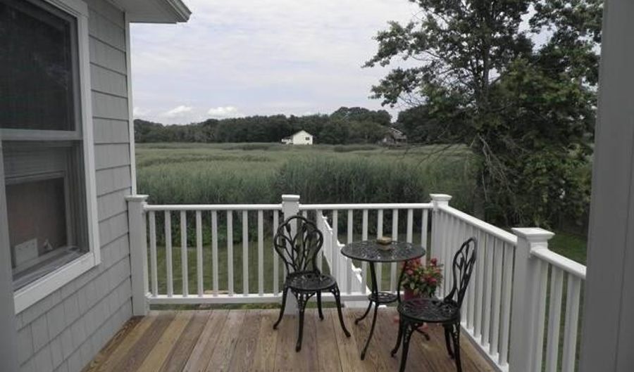10 Groveway 10, Clinton, CT 06413 - 2 Beds, 1 Bath