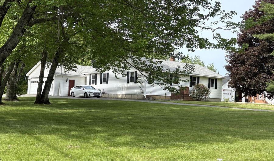 2 Sunrise Cir, Augusta, ME 04330 - 3 Beds, 1 Bath