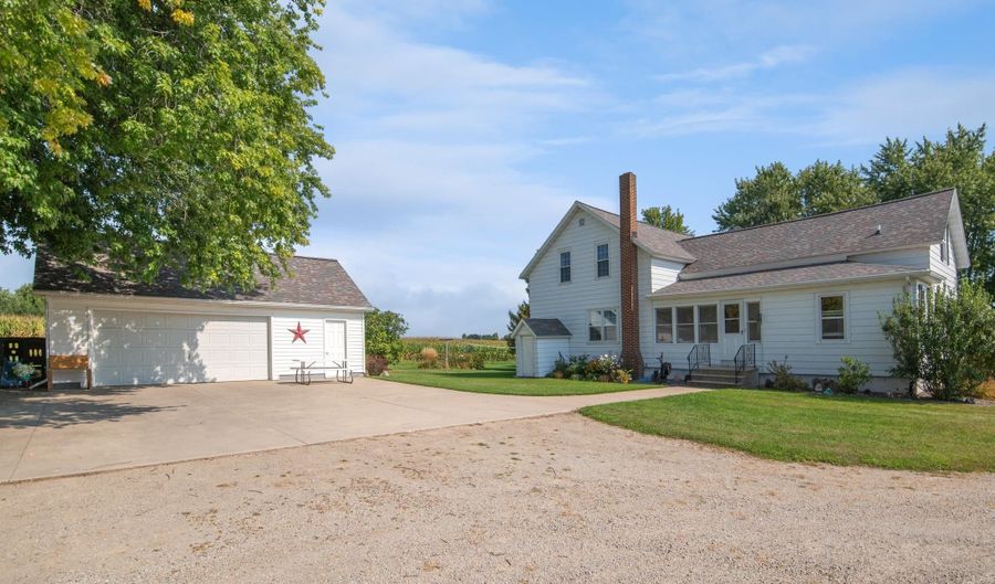 2287 CROSS Rd, Abrams, WI 54101 - 4 Beds, 2 Bath